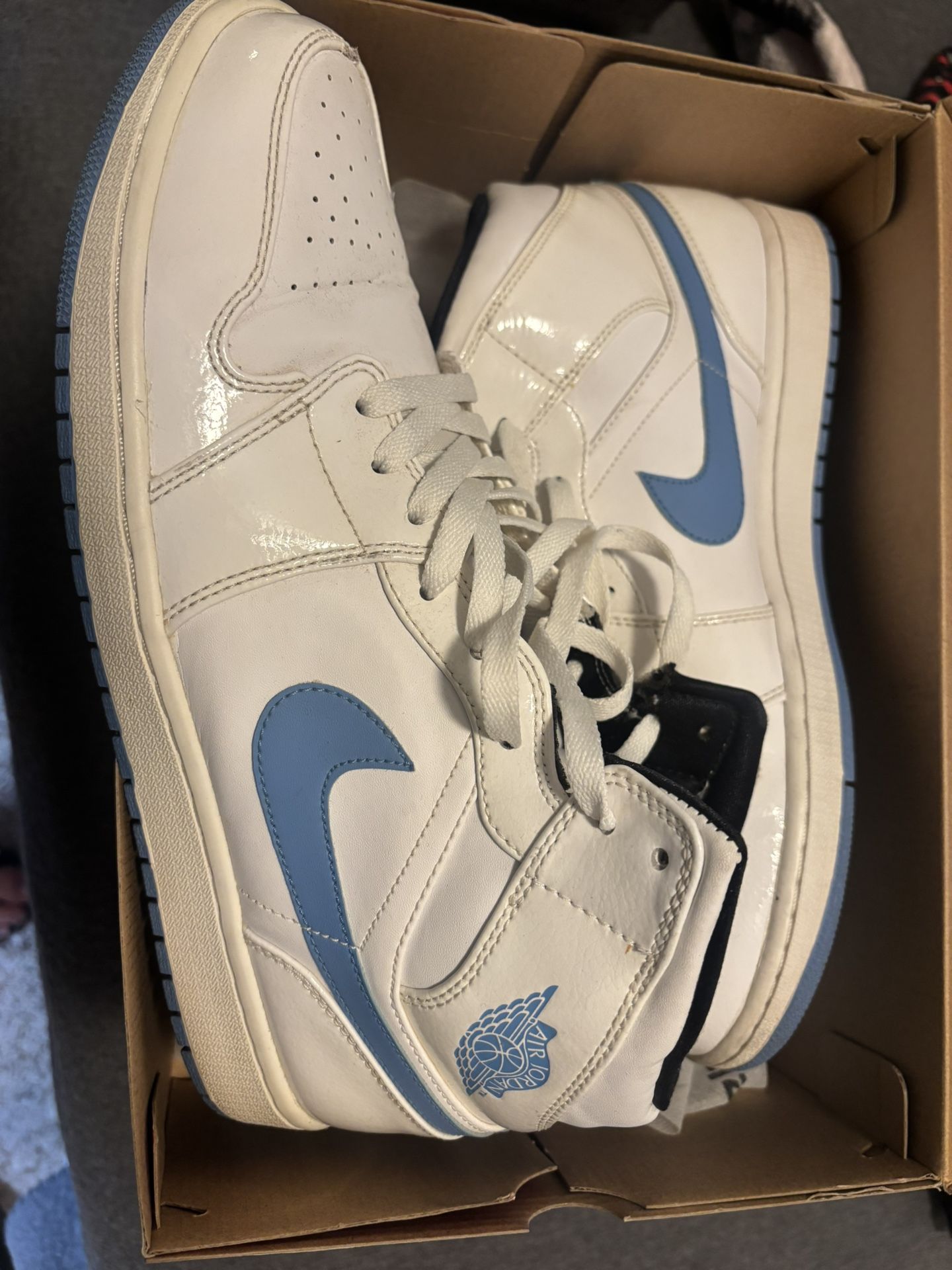 2 Pairs Of Jordan 1 Size 13