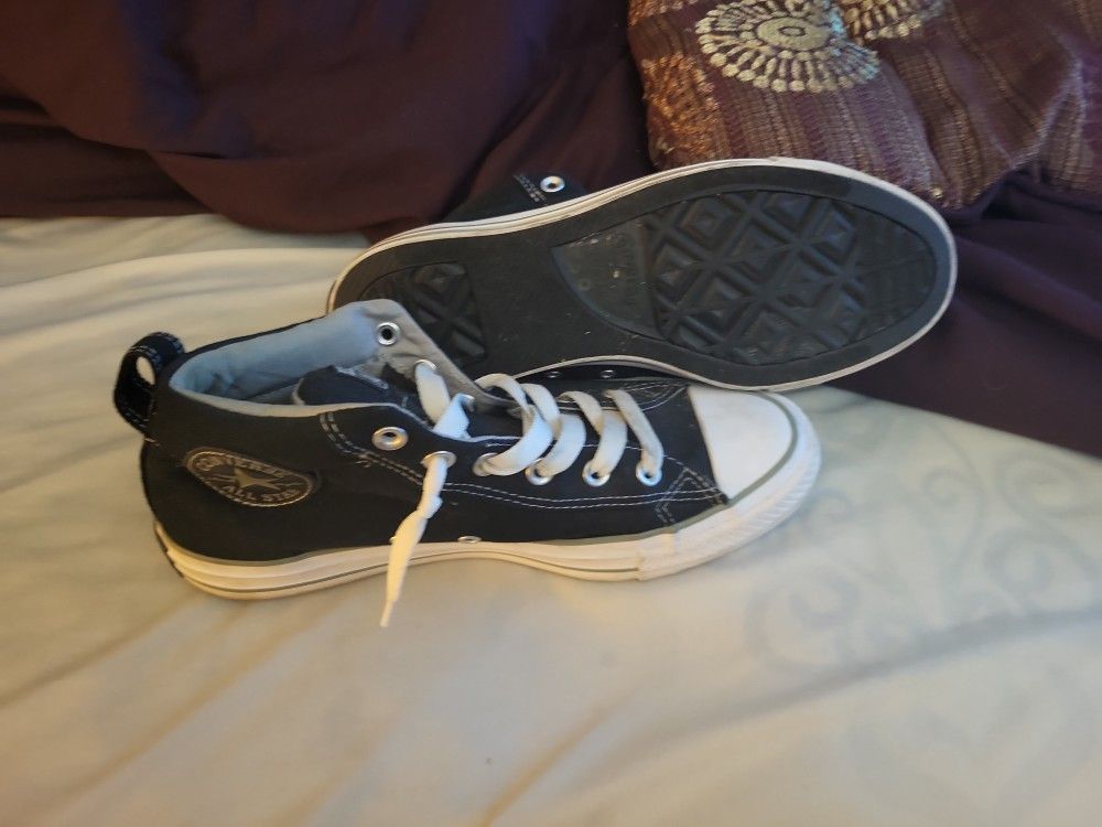 Converse All Star Tennis Shoes Sz 8