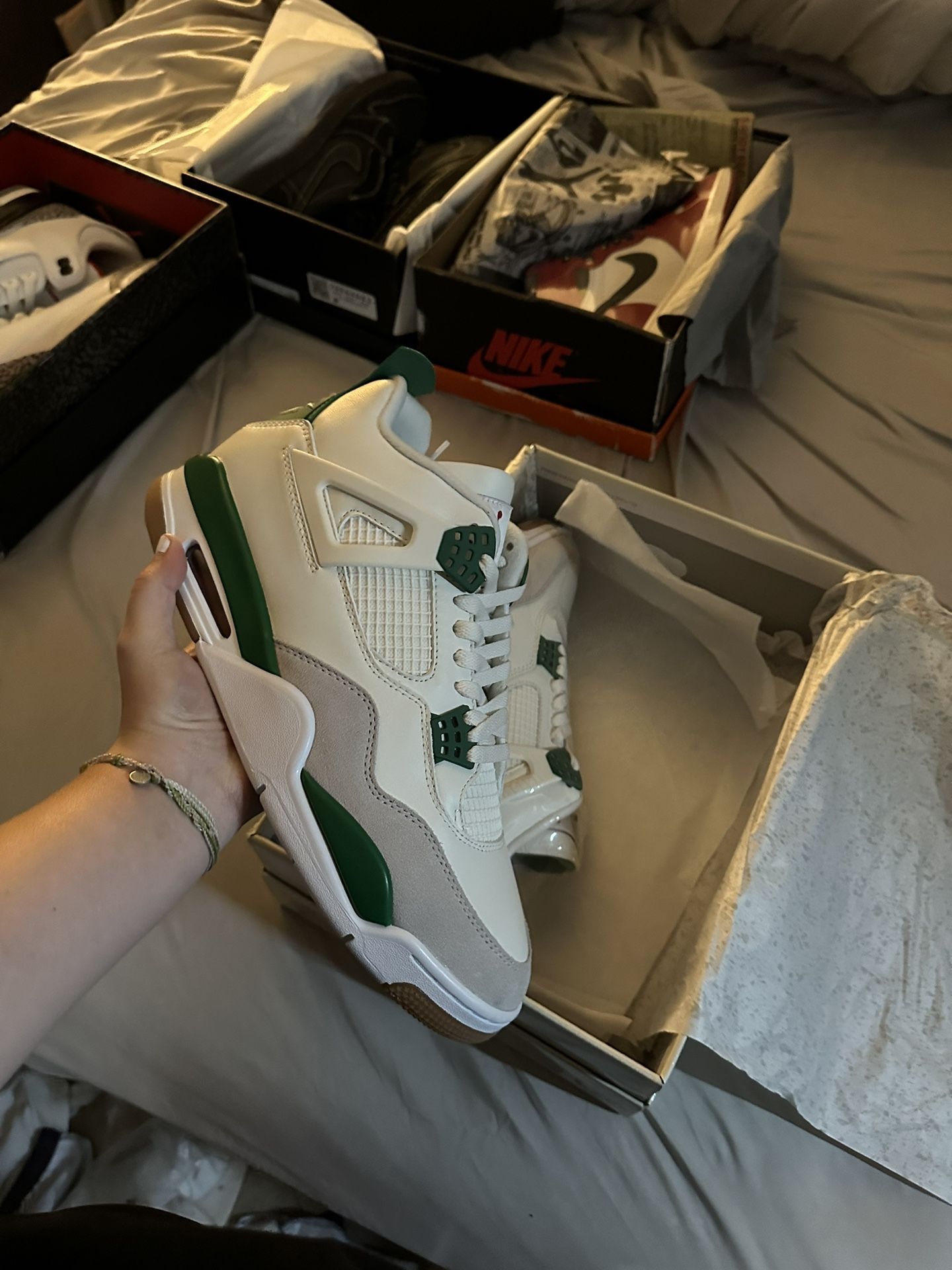 Jordan 4 Pine Green 