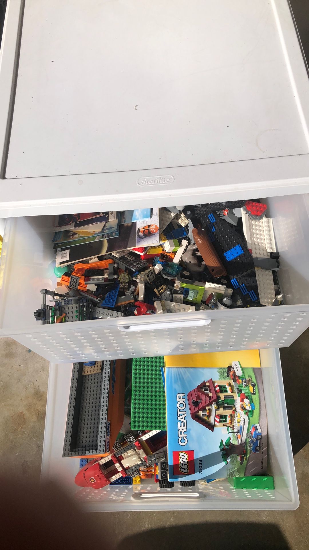 2 Large Buns Full Of Misc Lego Pieces