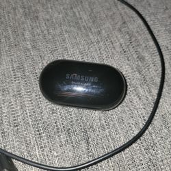 Samsung earbuds