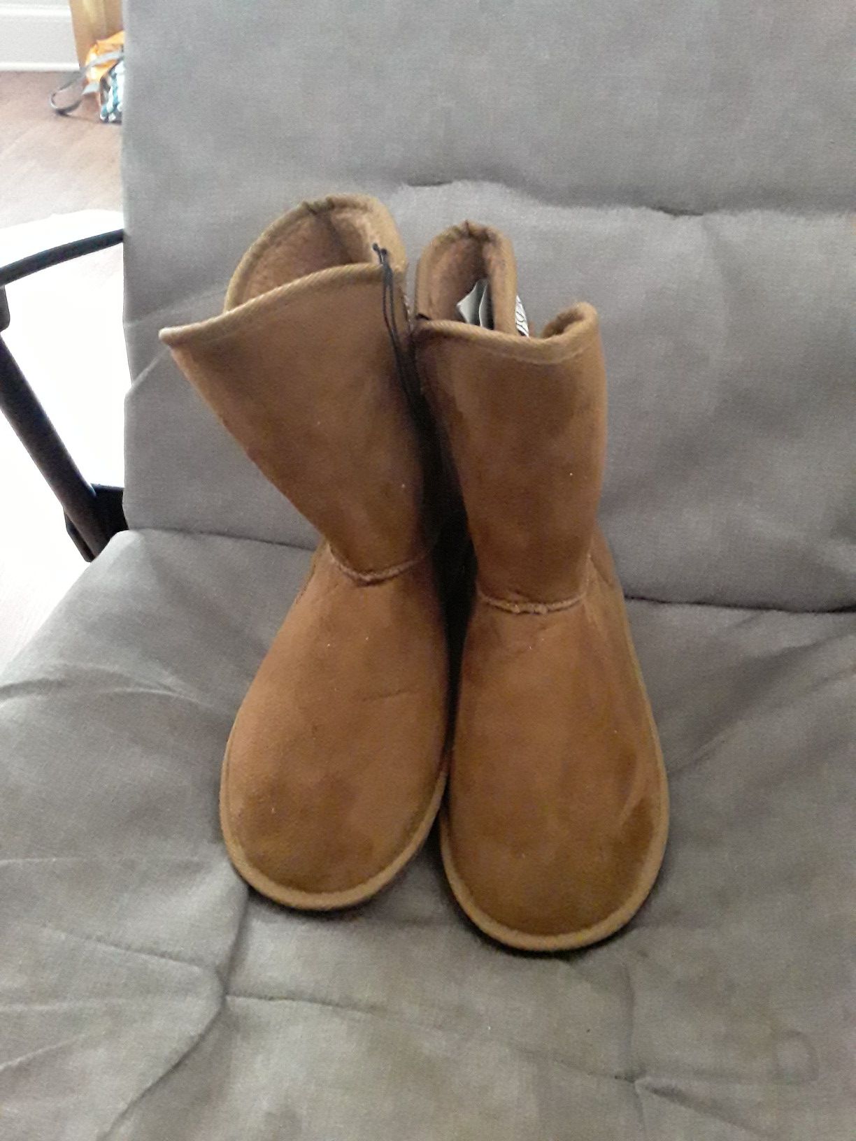 Women's Boots - Size 9 - Brand New Never Worn