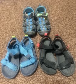 Boys sandals water sandals water shoes, size 2 youth