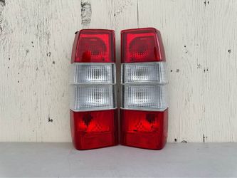 83-92 Volvo 740 Red / Clear Tail Lights