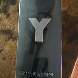 Yves Saint Laurent 