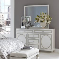 Sky Tower Cloud White Dresser with Mirror