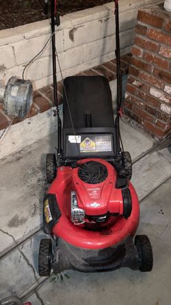 Craftsman M110 21 in Gas Push lawn mower