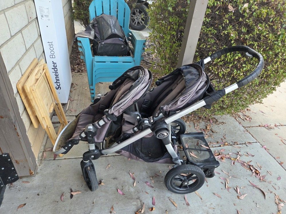 City Select Double Stroller with Ride Along Board