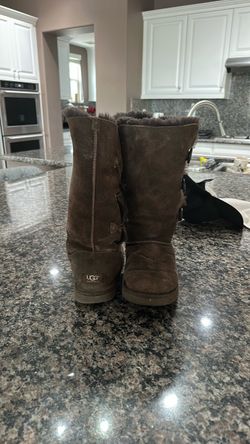 UGGS BOOTS tall sz 8 women’s: $10