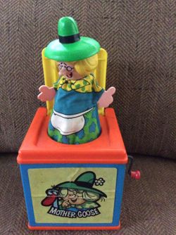 Vintage Mattel 1976 pop up Mother Goose