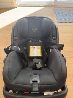 UPPAbaby MESA V2 Infant Car Seat + Base – Excellent Condition