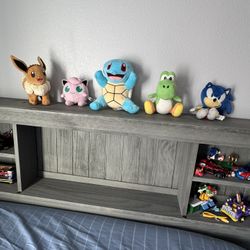 Set Of Pokémon And  1 Sonic Plushies 