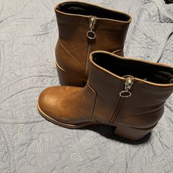 Brown women boots