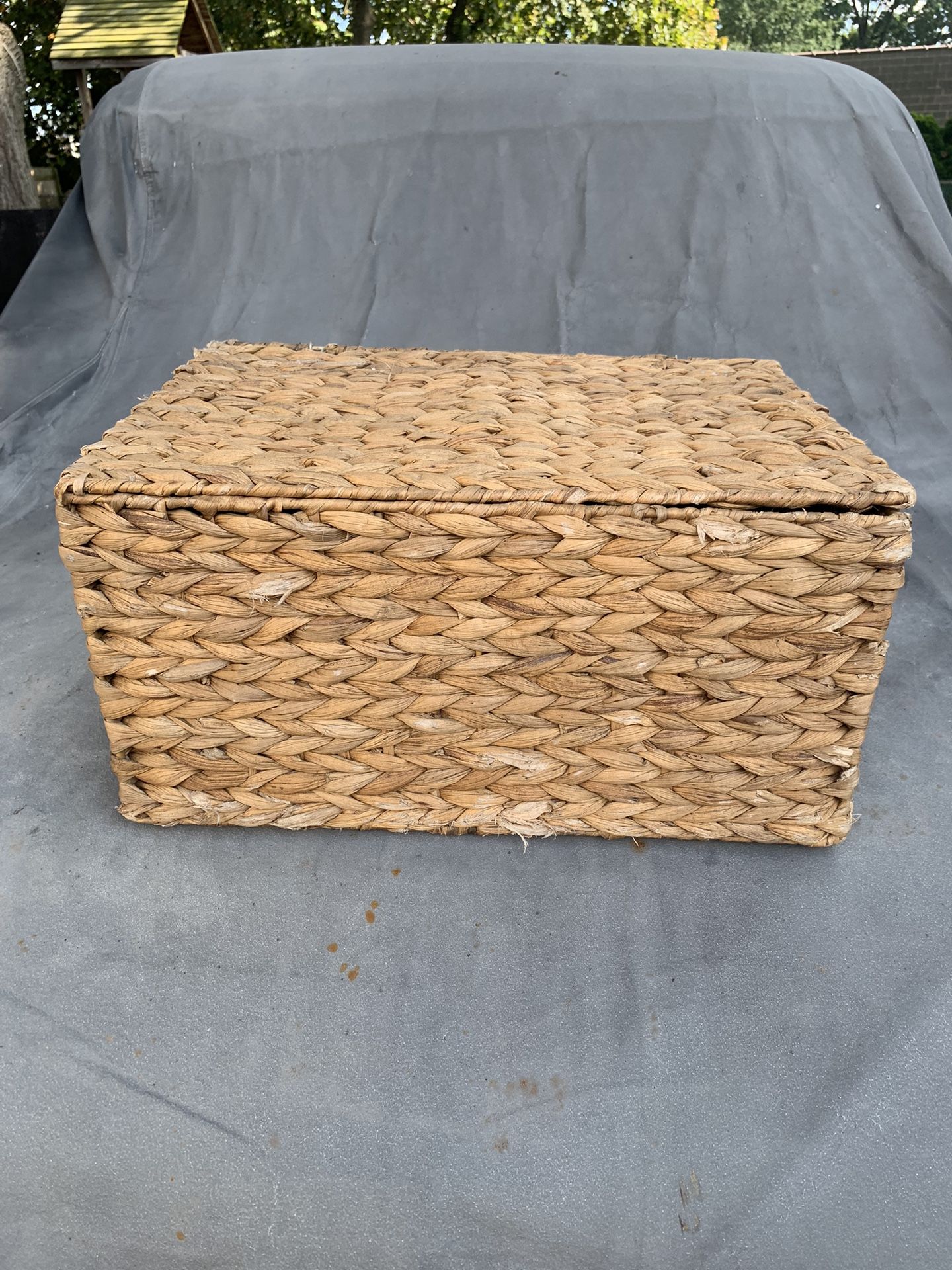 wicker case 18x13x9 old and worn beat up