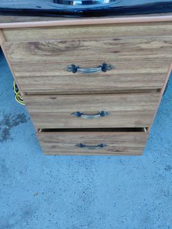 Small 3 drawer dresser