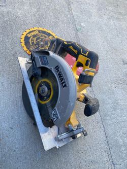 Dewalt saw