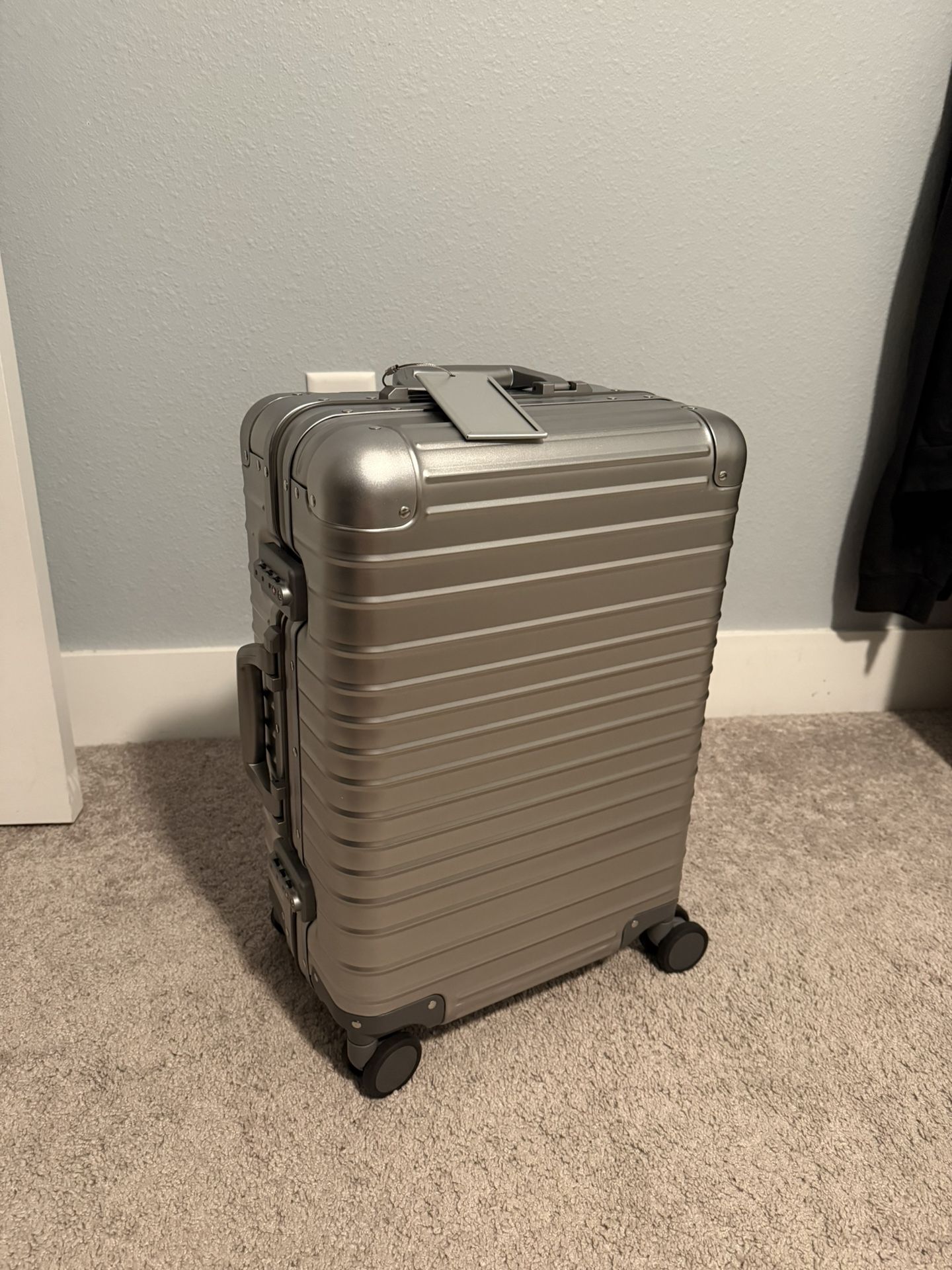Aluminum Carry On Suitcase Like Metal Rimowa Luggage