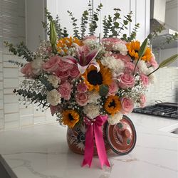 Ollita de barro arrangement