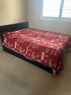 Bedroom seat Full Size Bed and Dresser