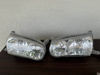 Toyota Corolla 2002 headlights with bulbs