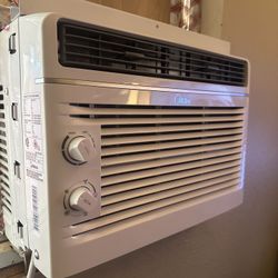 Midea Window Air Conditioning Unit