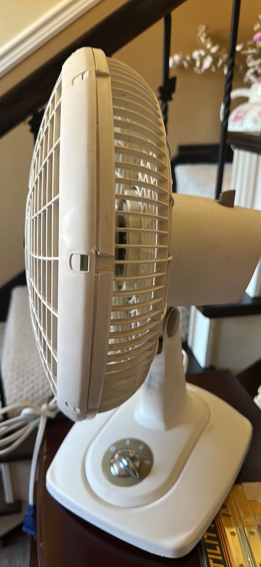 Lasko 12 Oscillating Fan Model E20739 Type 12-1 Style PCO 2012 for Sale in  Tacoma, WA - OfferUp
