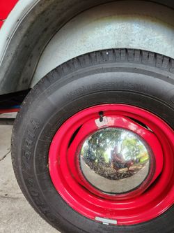 Rim tire hub cap