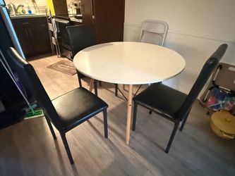 Table and shairs