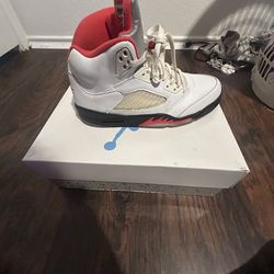 Selling air Jordan 5s retros size 10 in men