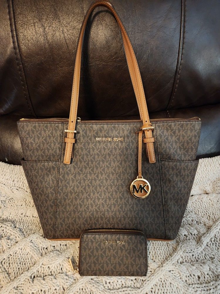 MICHAEL KORS PURSE AND WALLET