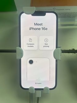 iPhone 16e