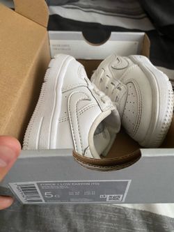 White Nike shoes