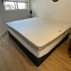 King Size Bed With Box Spring And Topper