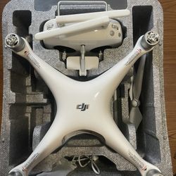 DJI PHANTOM 4 DRONE