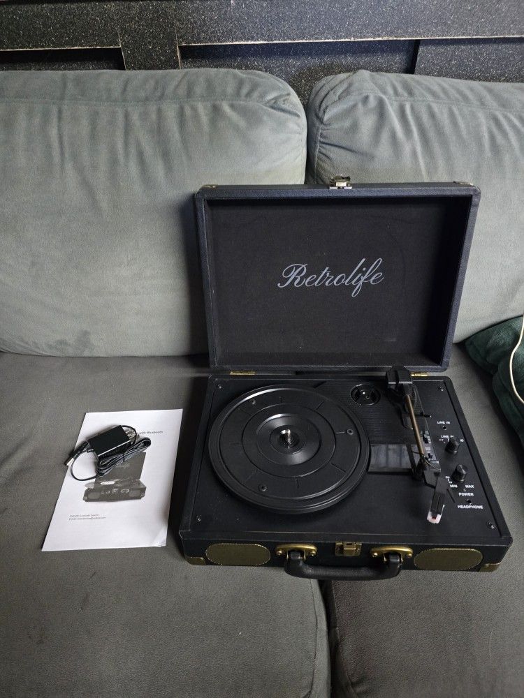 Vinyl Record Player 3-Speed Bluetooth Portable Belt-Driven Record Player with speakers and aux