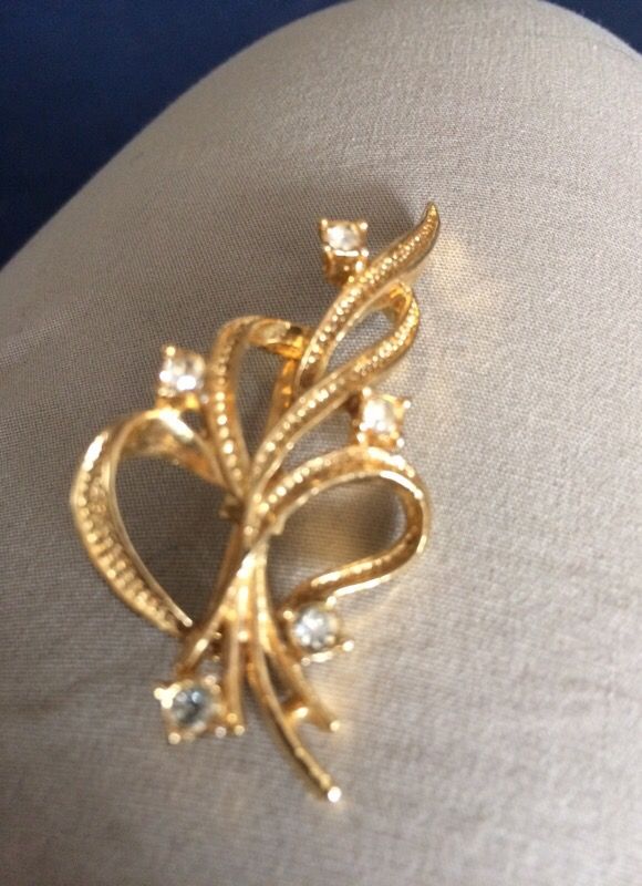 Vintage ,Garry's Brooche