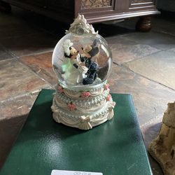 Mickey & Minnie Wedding Water globe