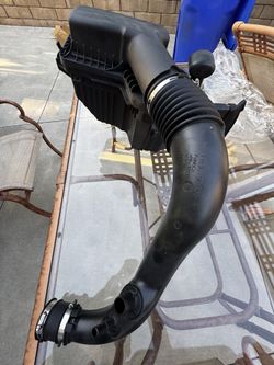 2017 Ford Mustang Ecoboost 2.4 Air intake OEM