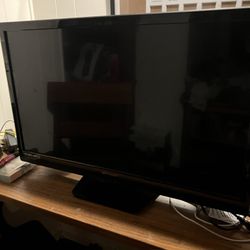 Emerson tv 30x18 With Remote