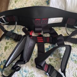 Adjustable Thickness Climbing Harness Half Body Cash Only