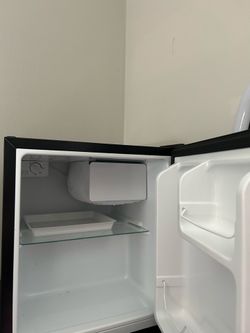 Mini Fridge  w/ Freezer
