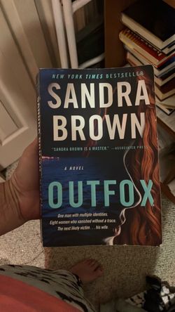 Outfox by Sandra Brown Paperback Novel