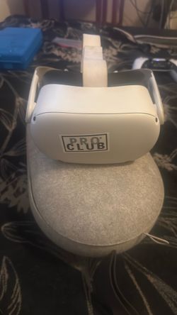 Oculus quest 2 with carrier case