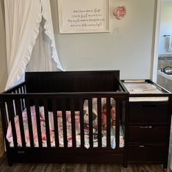 Graco Hadley 5-in1 Convertible Crib