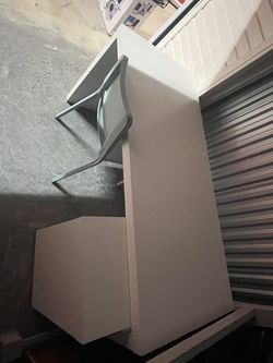 White Desk Clean No Scratches 