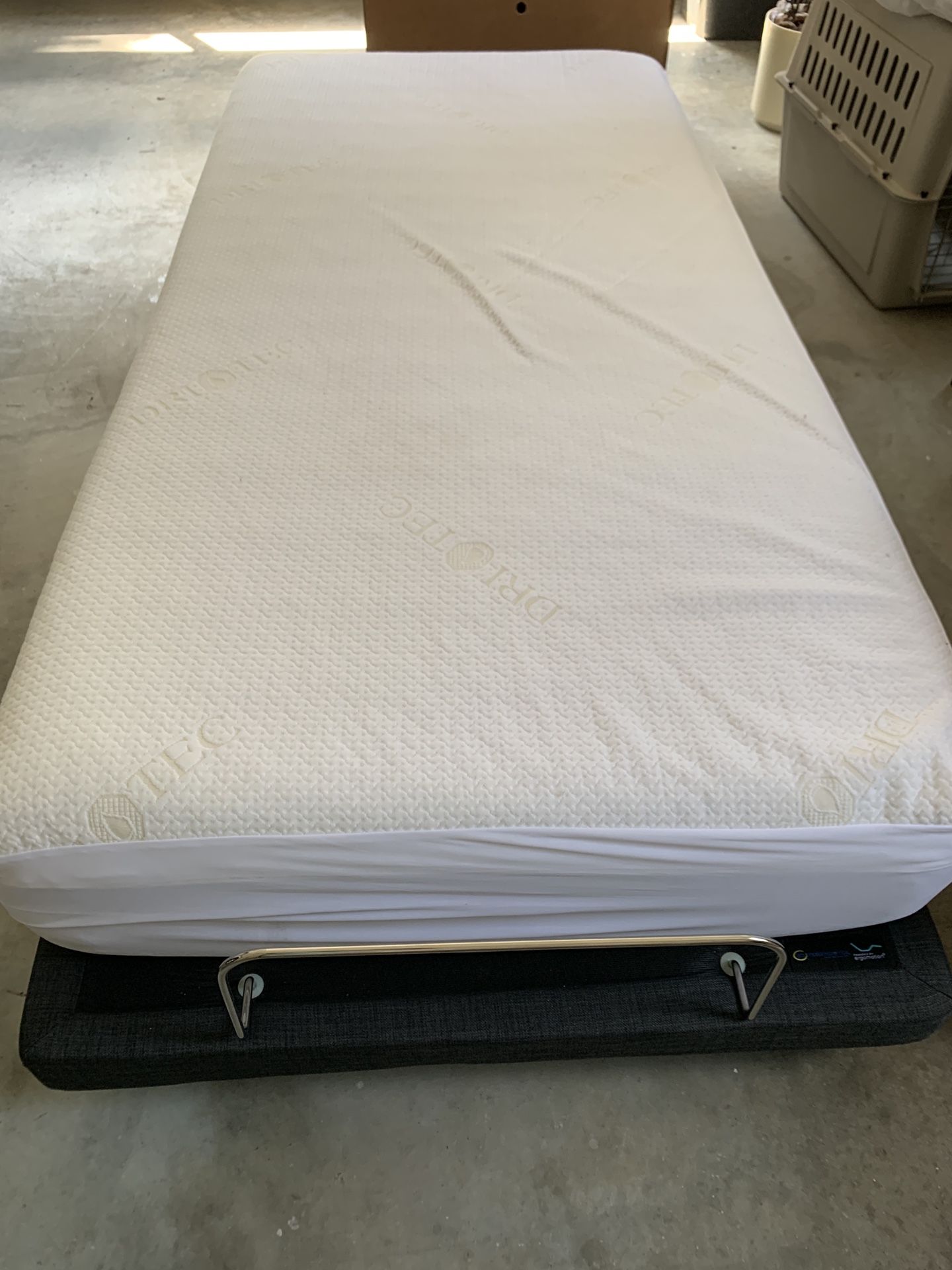 TempurPedic Adjustable XL Twin Bed