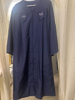 FAU/ Florida Atlantic university Bachelor only gown 47 height 21 hand 29 waist all in inches 5’5-5’6