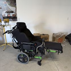Quickie IRIS Tilt-In-Space Wheelchair – Excellent Condition – Fully Adjustable