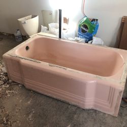 Cast Iron Tub , 5feet Left Side Tube.In Good Condition 