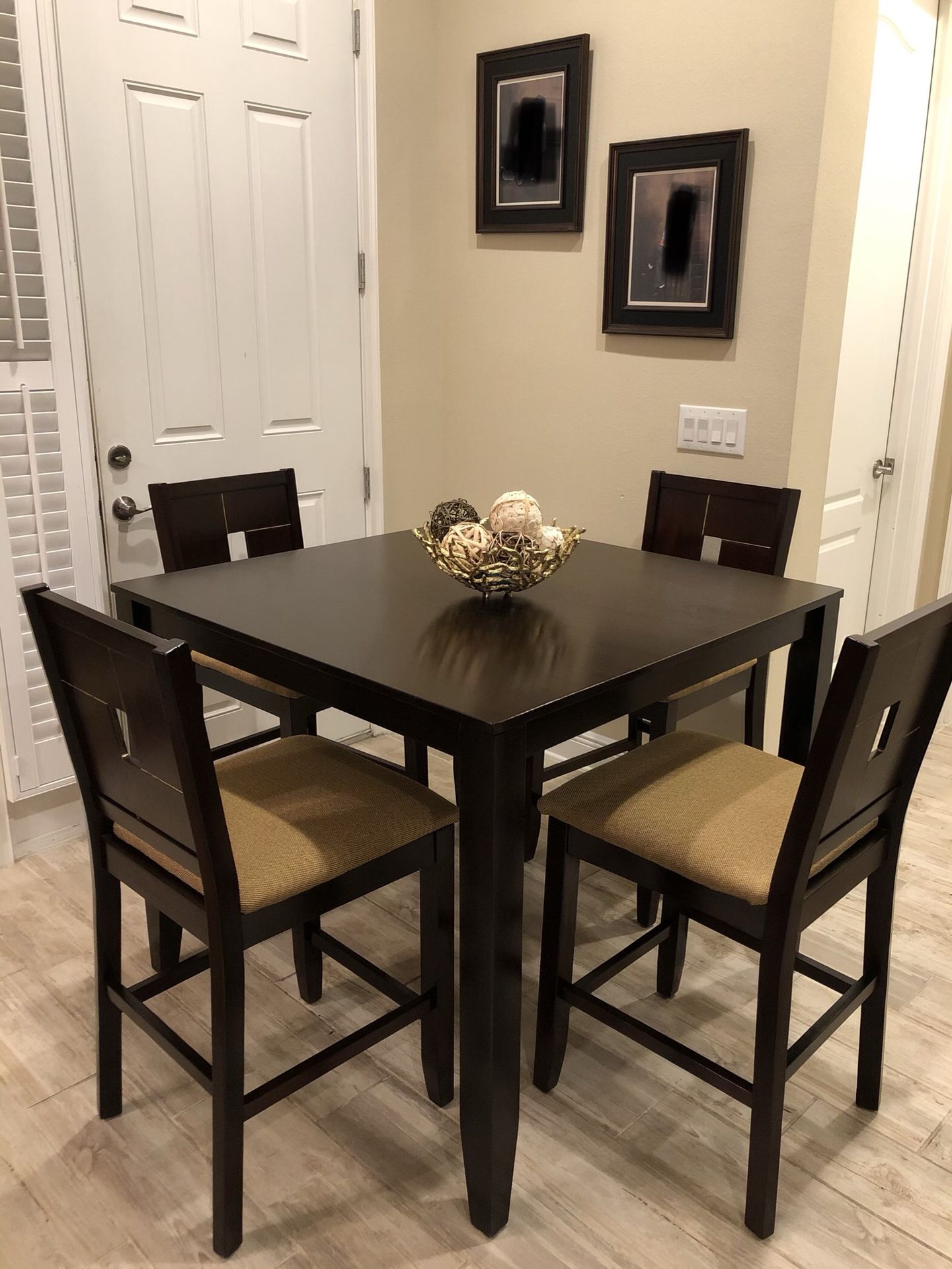 Dinning table